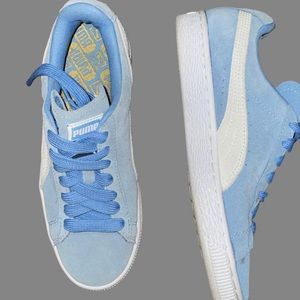 Baby blue #puma worn once Suede Classic
Plus Sneakers #puma #babyblue